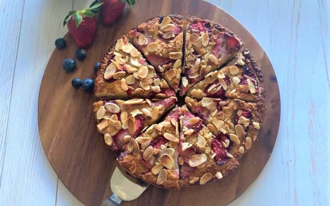 Almond and Strawberry Cake